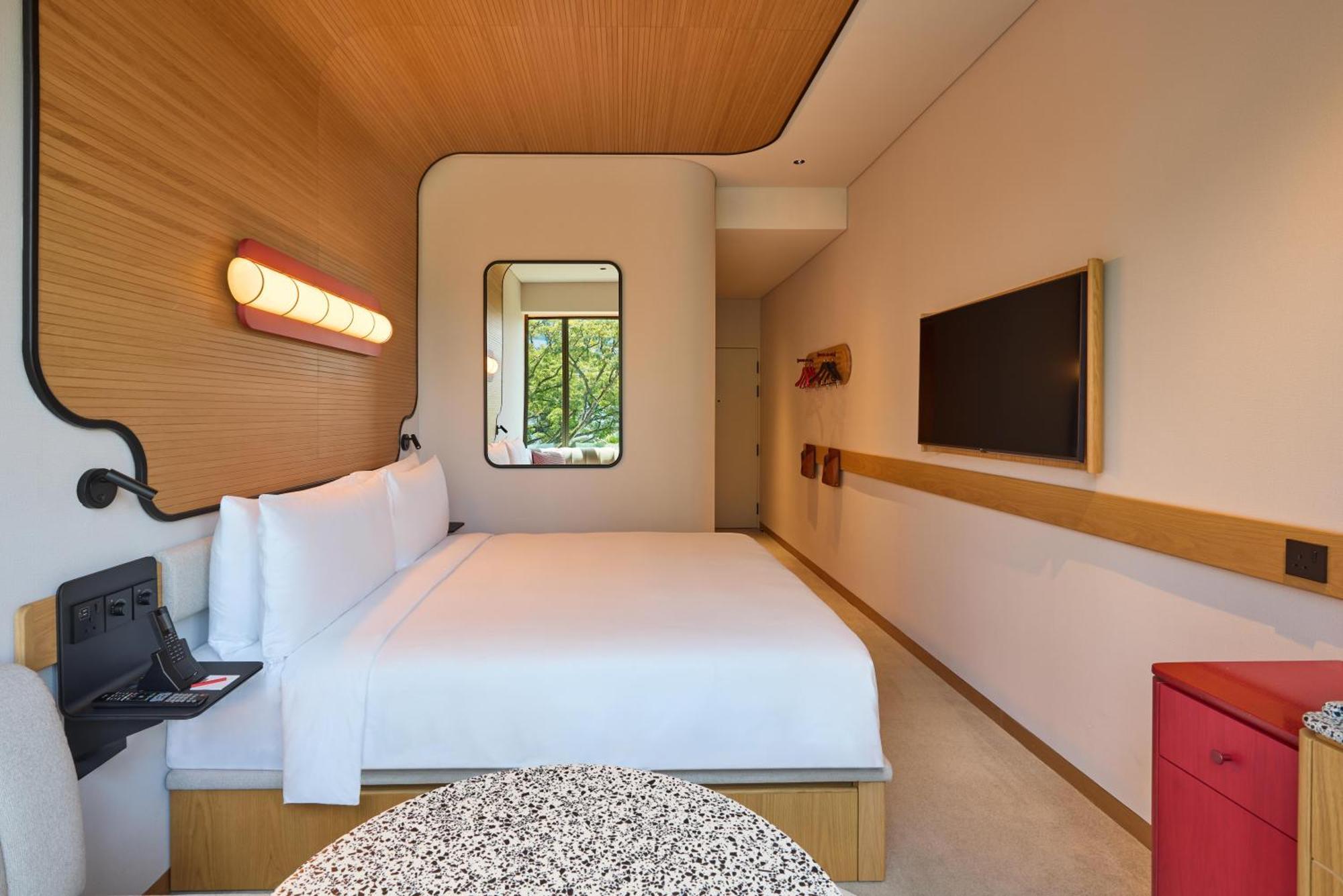 Chambre Lit King-Size - Vue sur Piscine