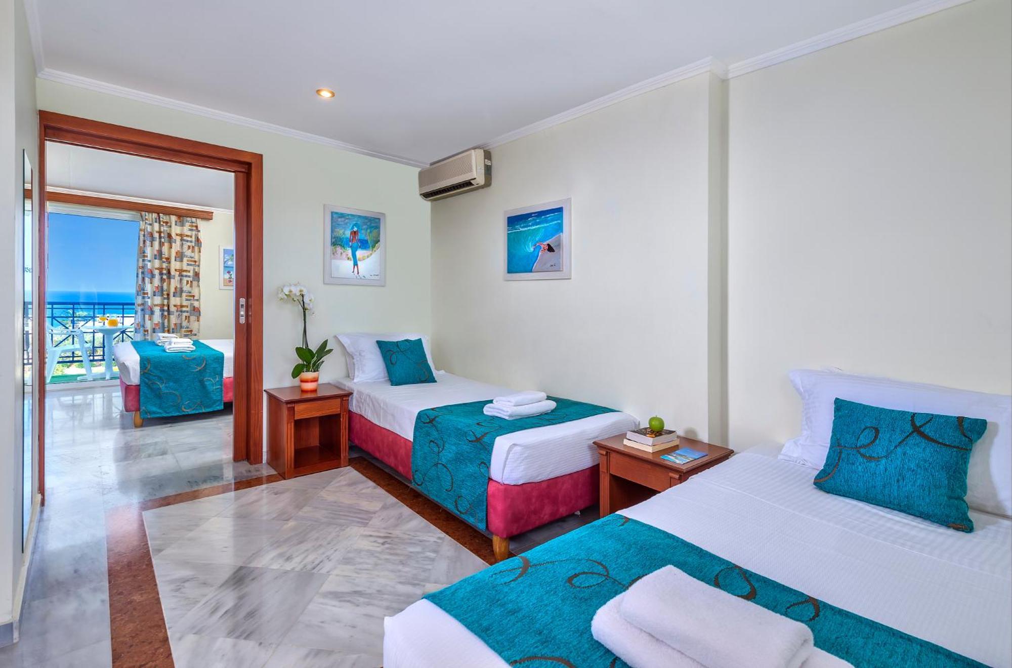 Chambre Familiale Supérieure - Vue sur Mer (2 Adultes + 2 Enfants)