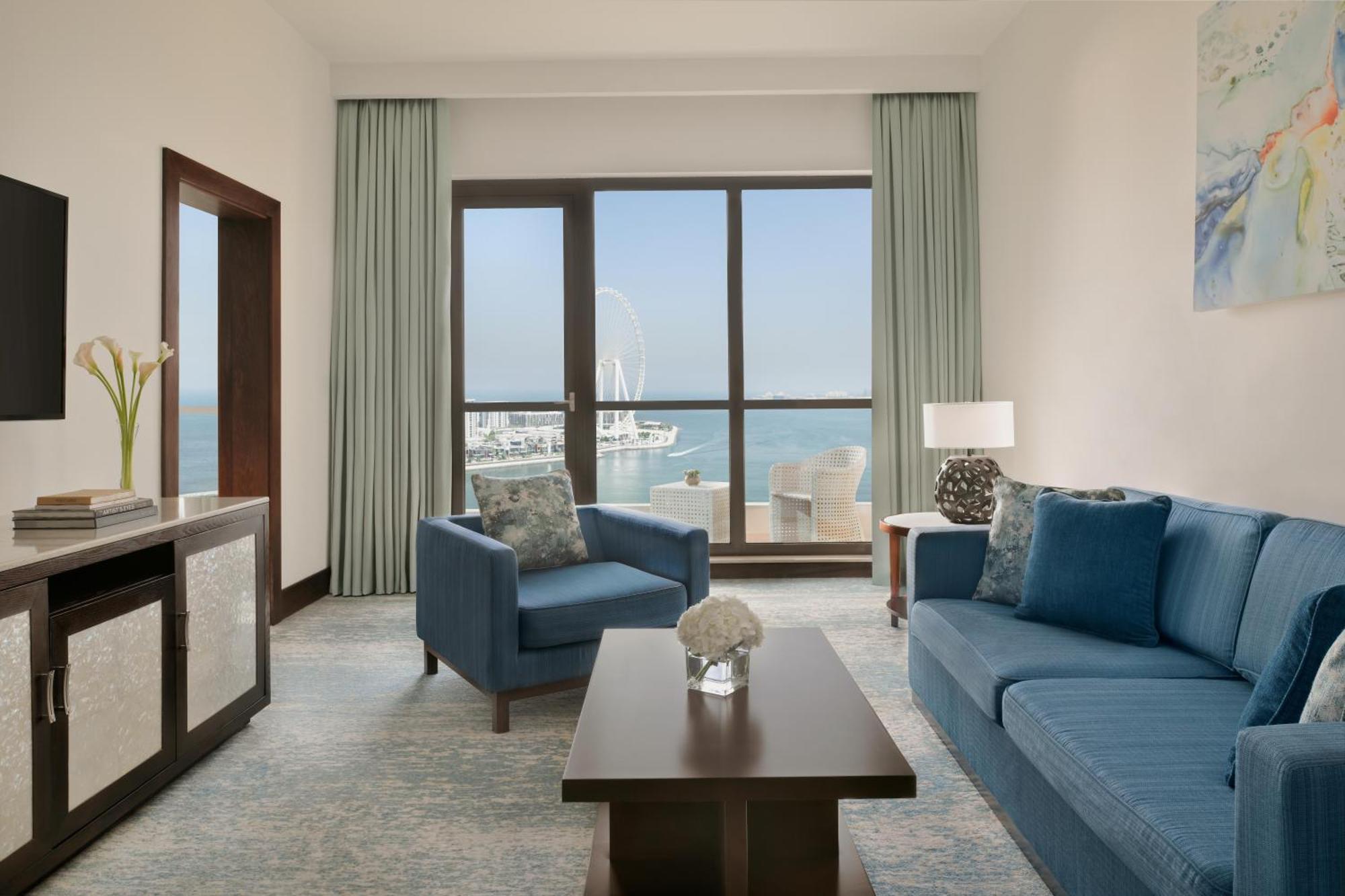 Suite Familiale 1 Chambre avec 2 Balcons - Accès au Salon Coral - Vue sur Ain Dubai
