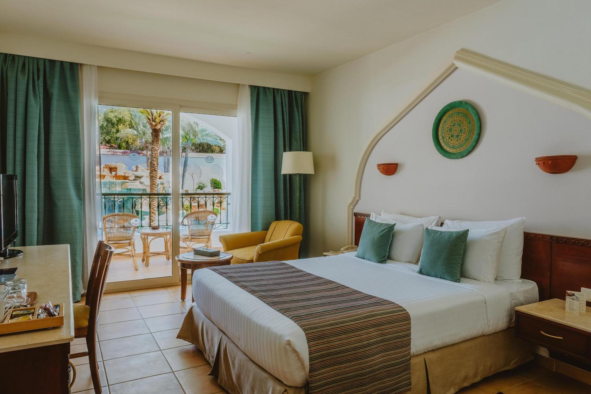 Chambre Supérieure - Vue sur Piscine