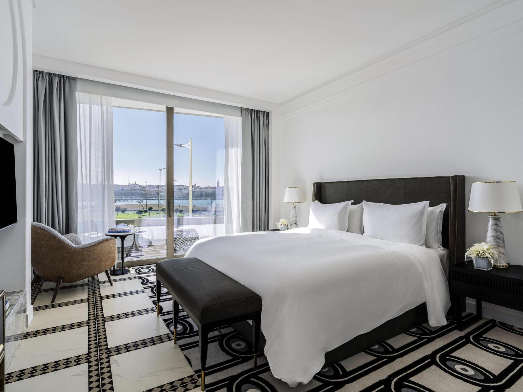 Chambre Lit King-Size Fairmont avec Balcon - Vue sur Océan ou sur Ville