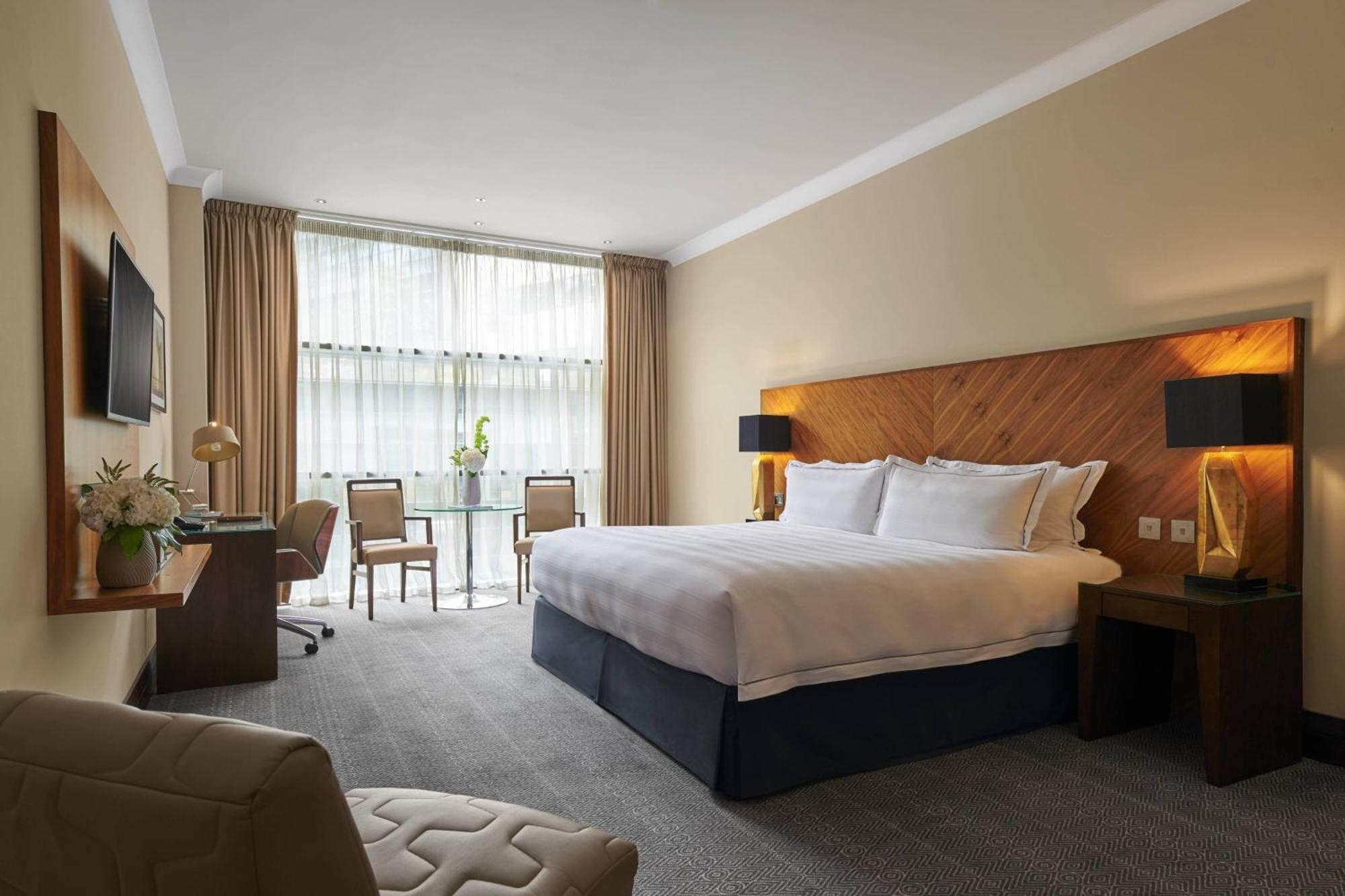 Autograph Room Larger Guest room 1 King,1730053622:JPEG