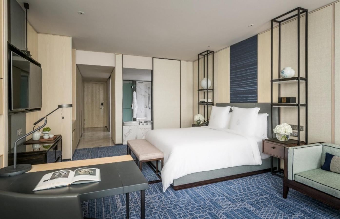 Premier King Room,1739468432:JPEG