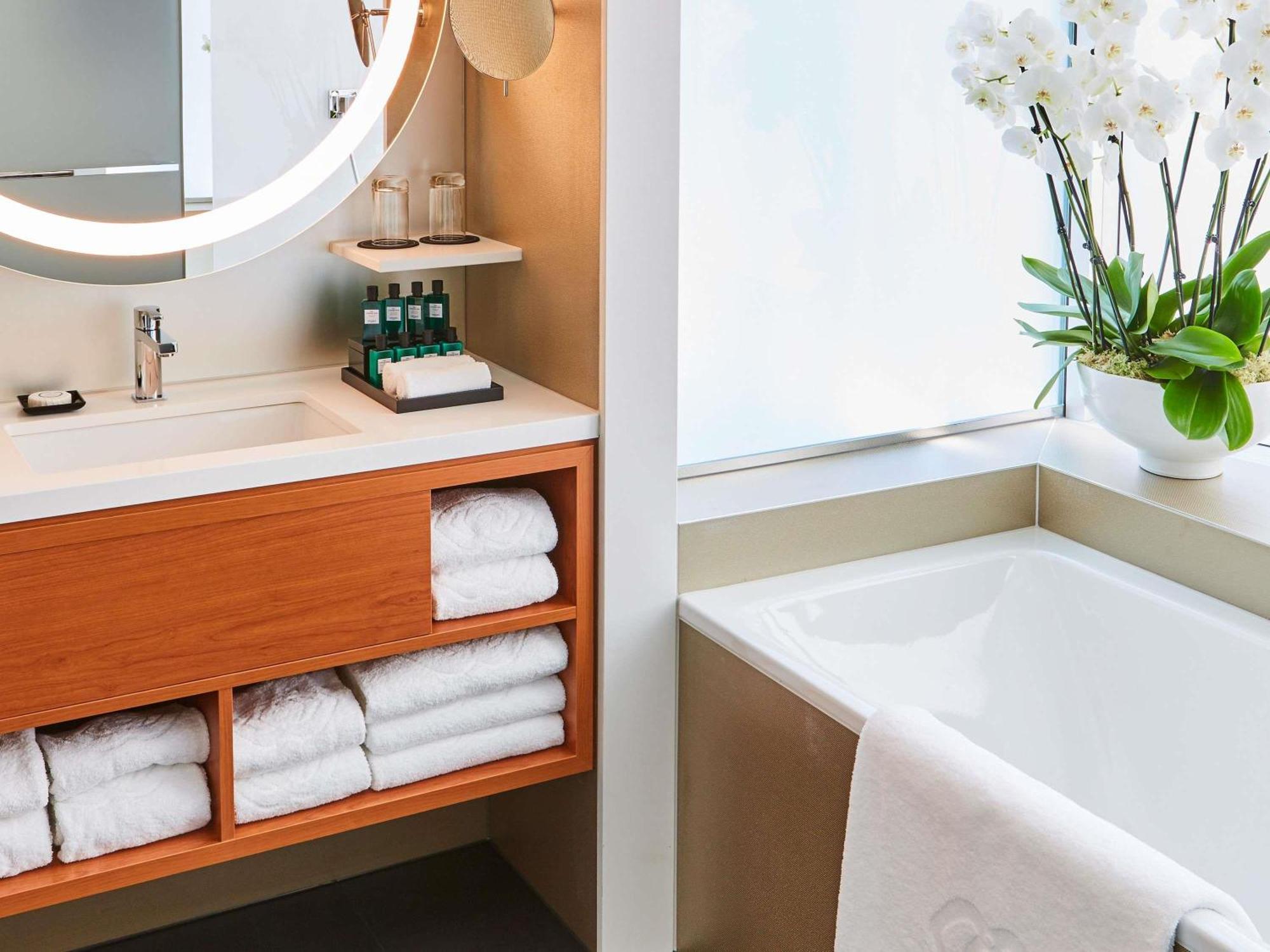 Prestige King Suite,1742571437:JPEG