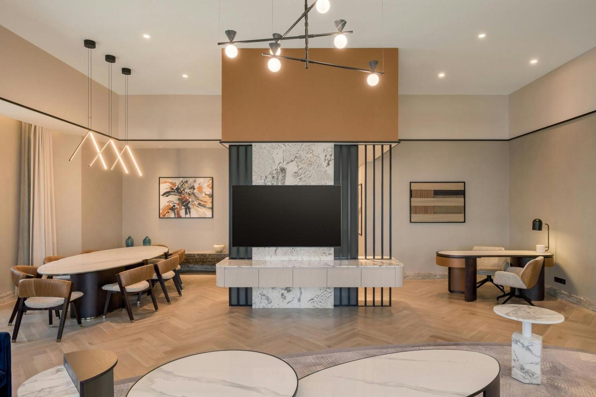 Suite Royale 1 Chambre - Accès au Salon Club avec Petit-Déjeuner, Cocktails en Soirée, Boissons Sans Alcool et Canapés