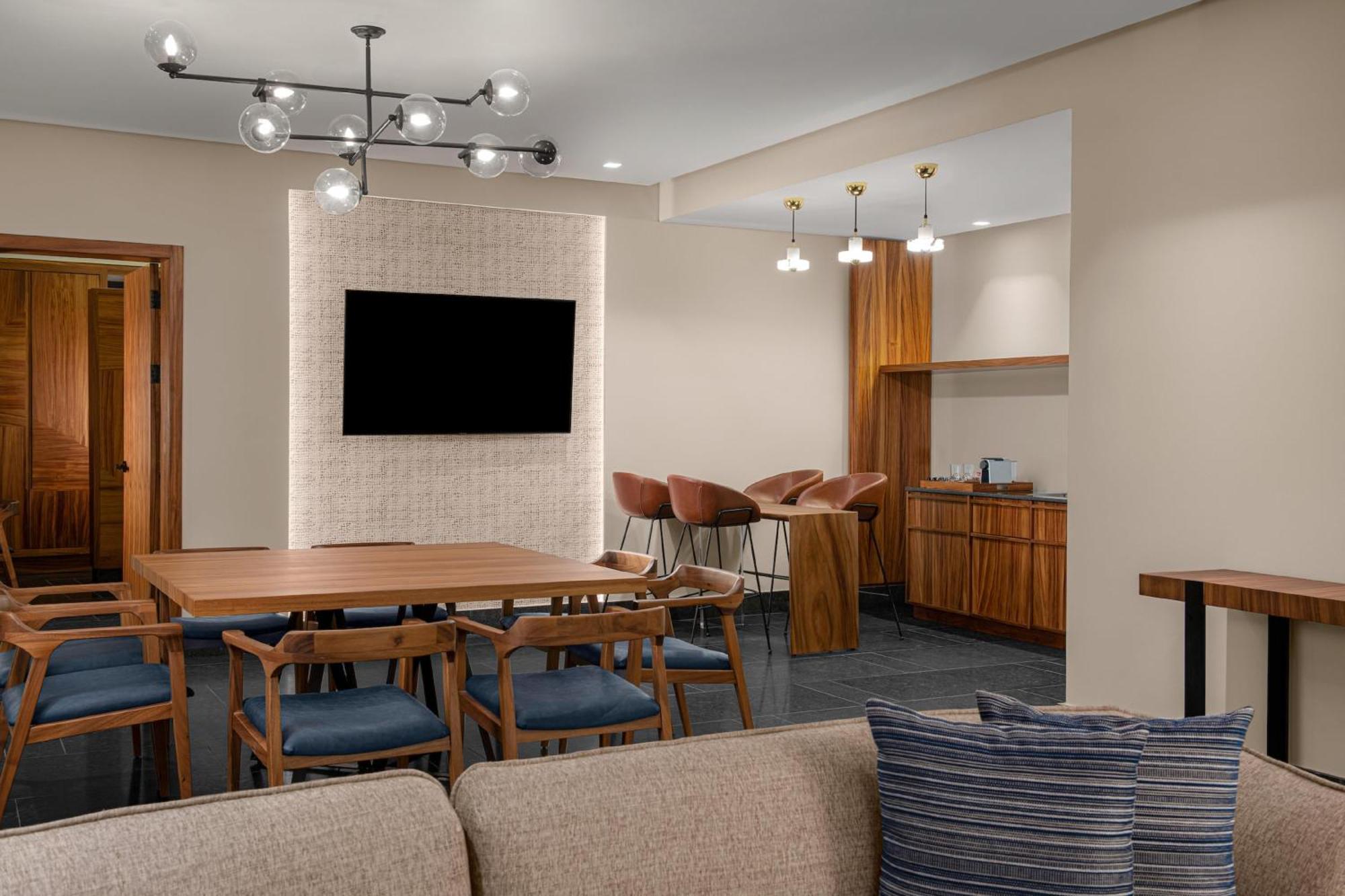 Governors Suite,1756806693:JPEG