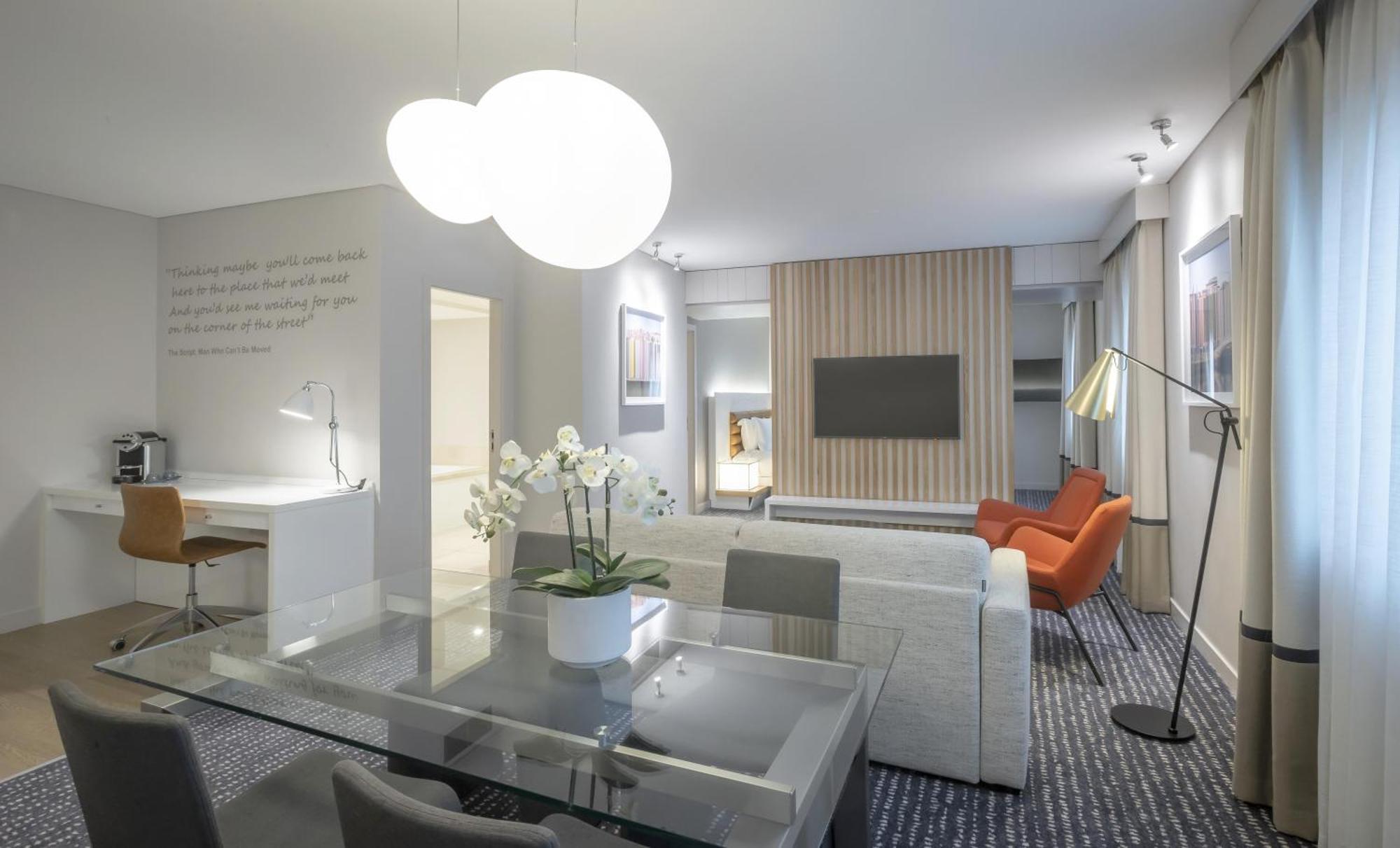 Suite Lit King-Size 1 Chambre - Vue sur Rivière