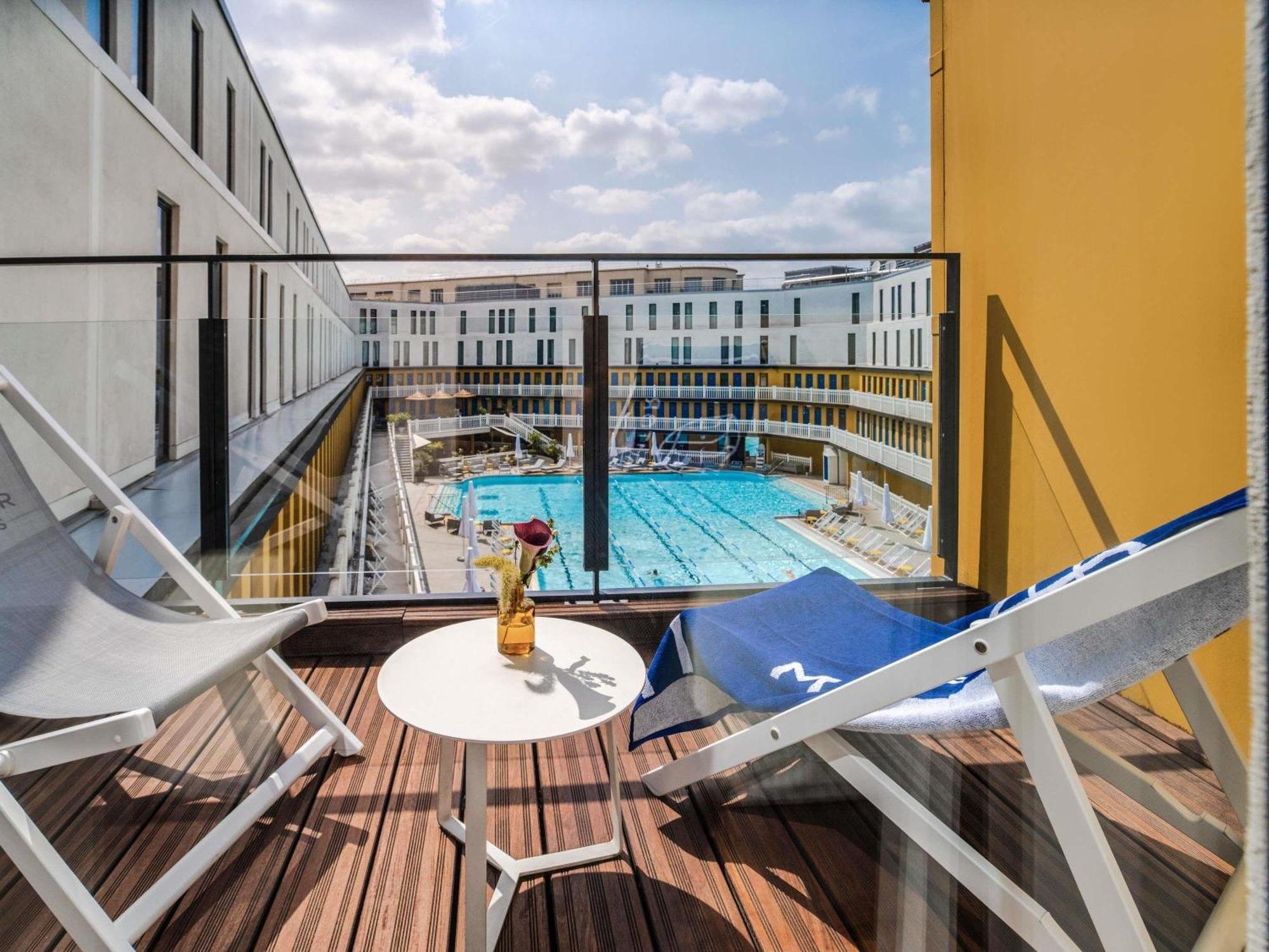 Suite Piscine avec Balcon - Vue sur Piscine