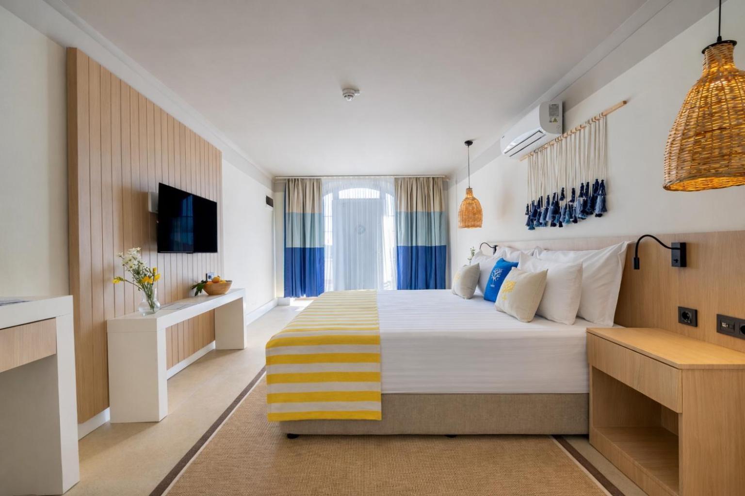 Chambre Lit King-Size Premium avec Canapé-Lit