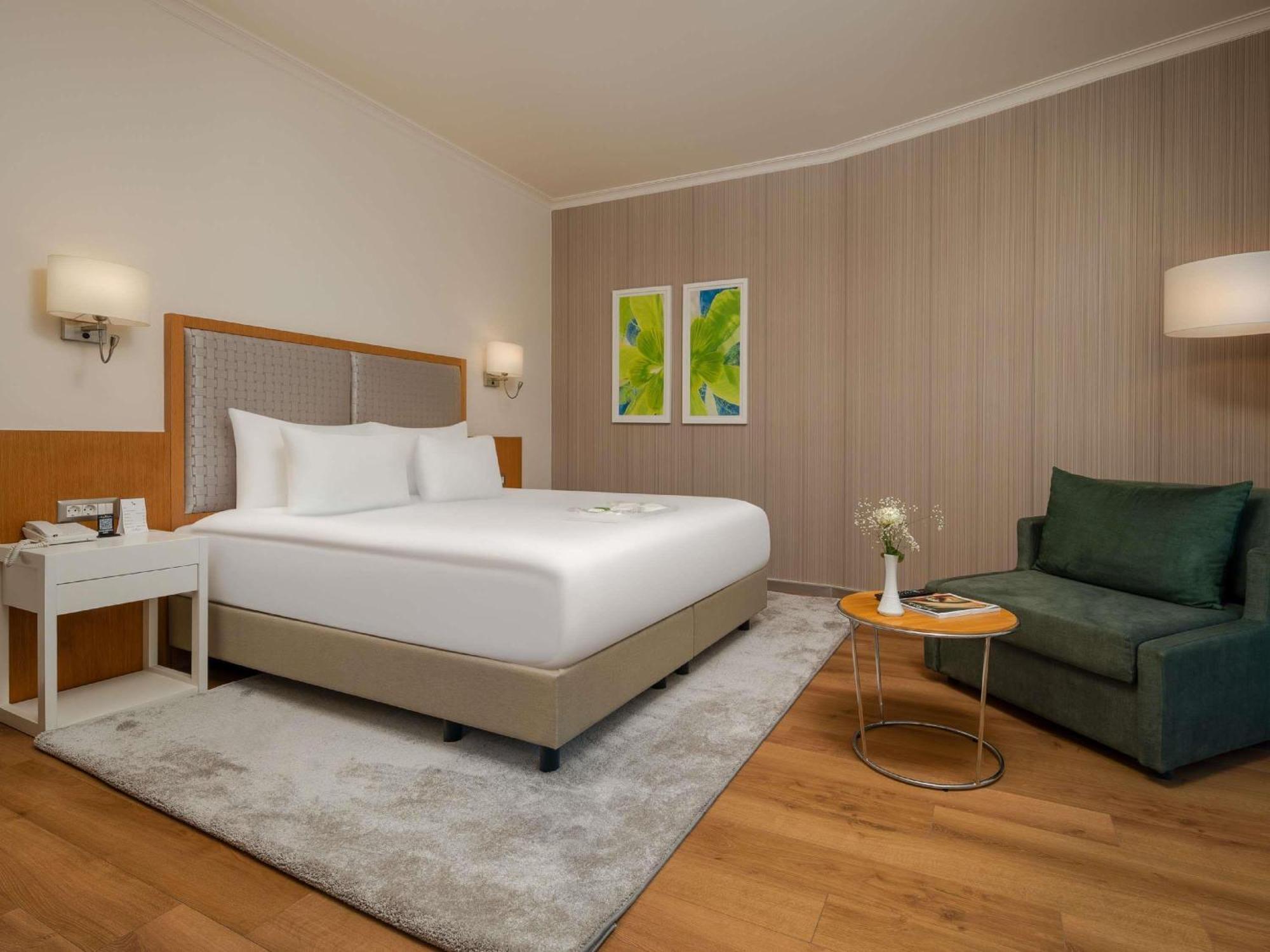 Grande Chambre Standard avec Balcon - Vue sur Jardin