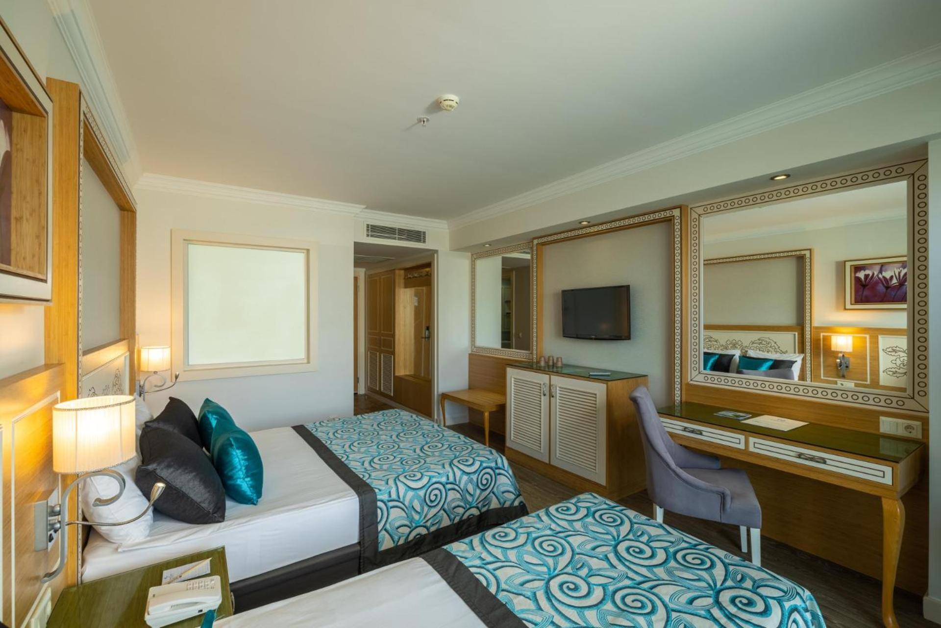 Chambre Double ou Lits Jumeaux - Vue Latérale sur Mer