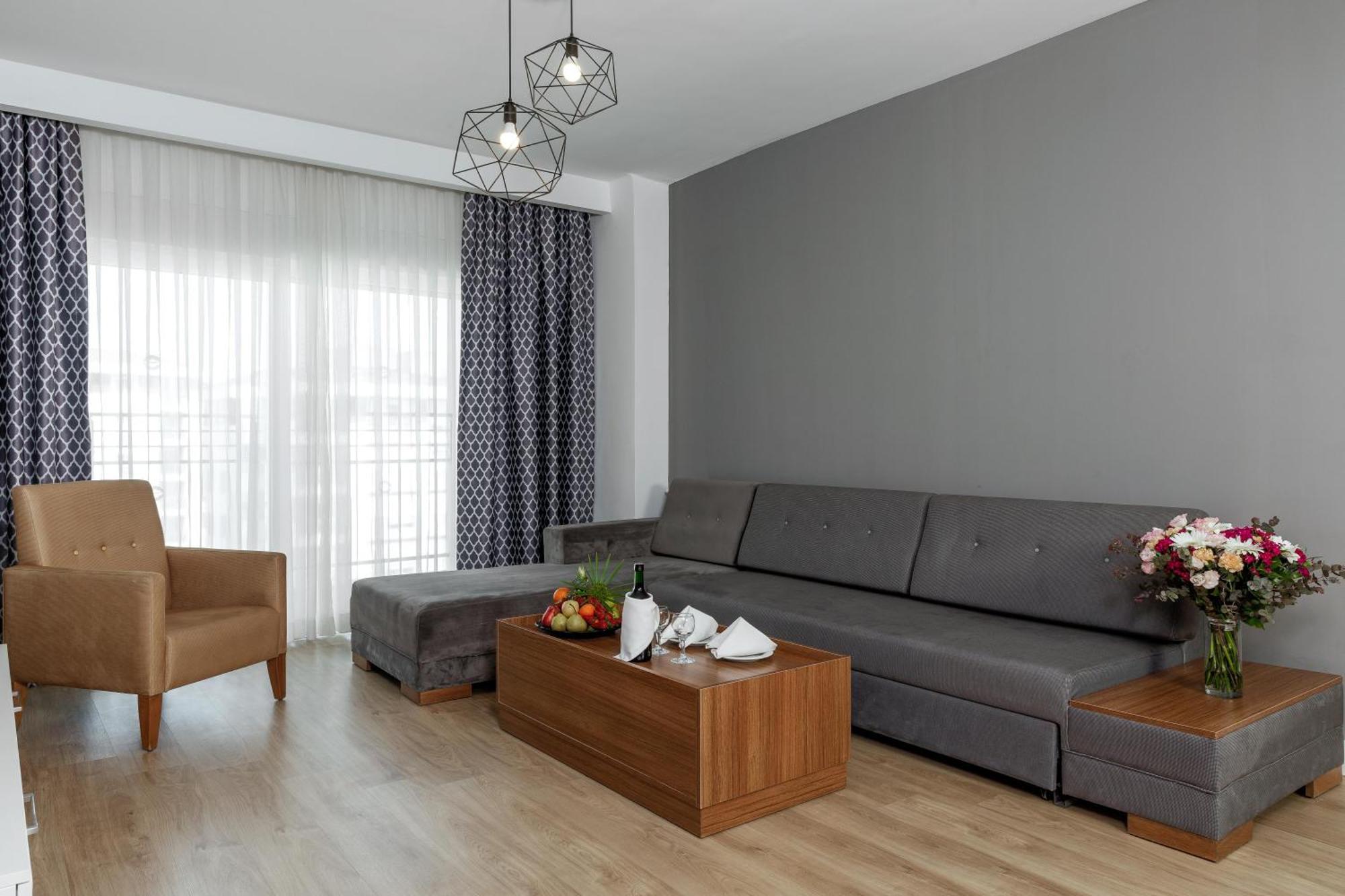Suite - Vue sur Piscine