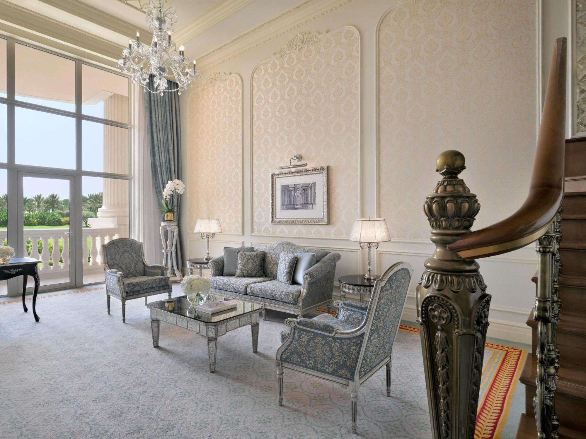 Suite en Duplex avec Balcon et Accès au Salon Club