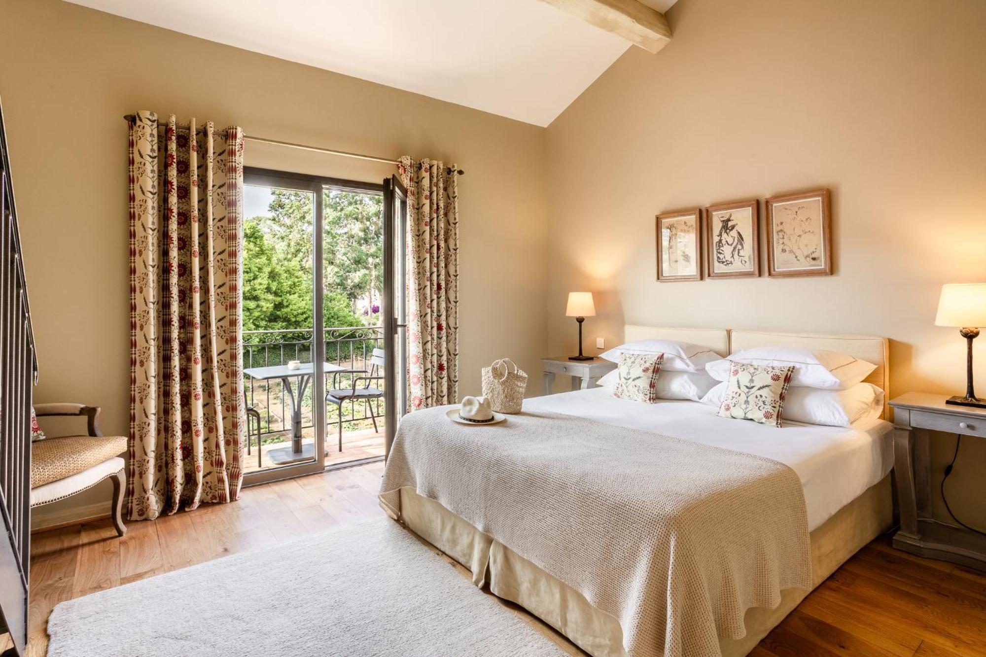 Hébergement Familial en Duplex avec Balcon - Accès Gratuit au Spa et à la Plage Privée