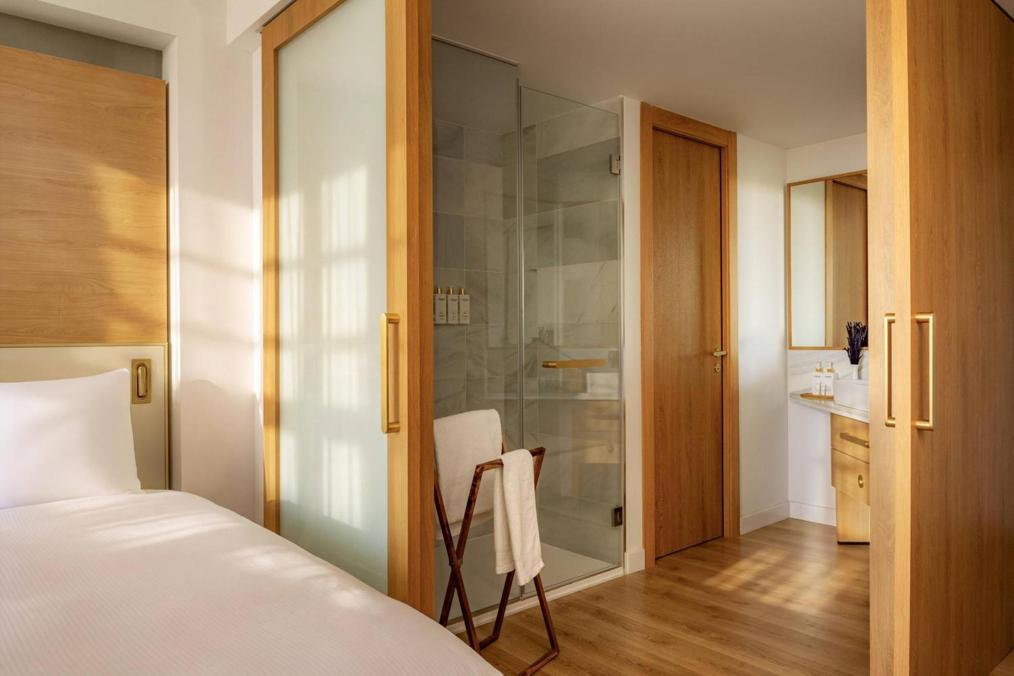 Chambre Familiale Premier - Vue Panoramique (2 Adultes + 2 Enfants)