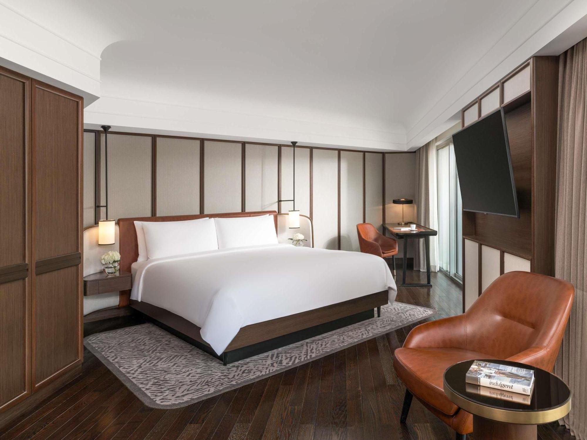 Suite Lit King-Size Salon Signature avec Salon Séparé et 2 Balcons