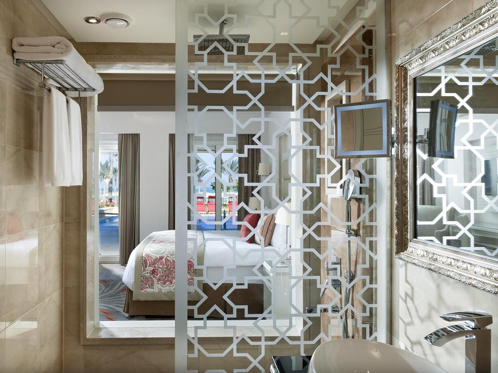 Chambre avec Accès Direct à la Piscine