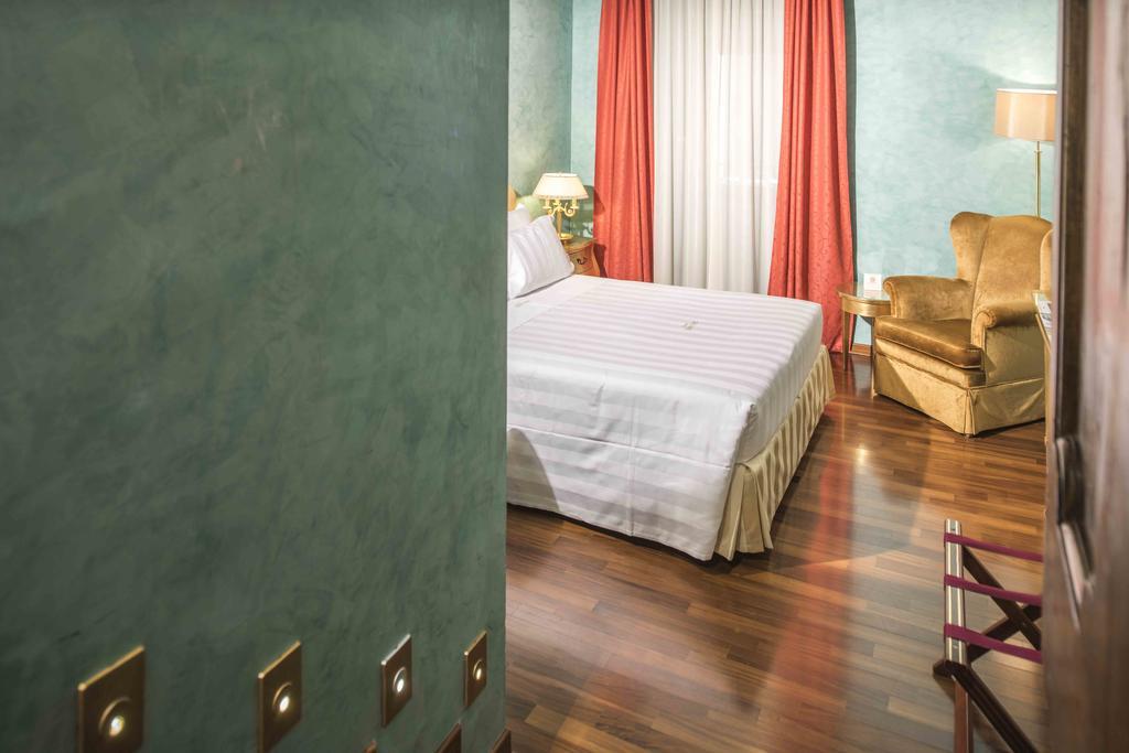 Chambre Double de Luxe avec Baignoire Spa - Tour