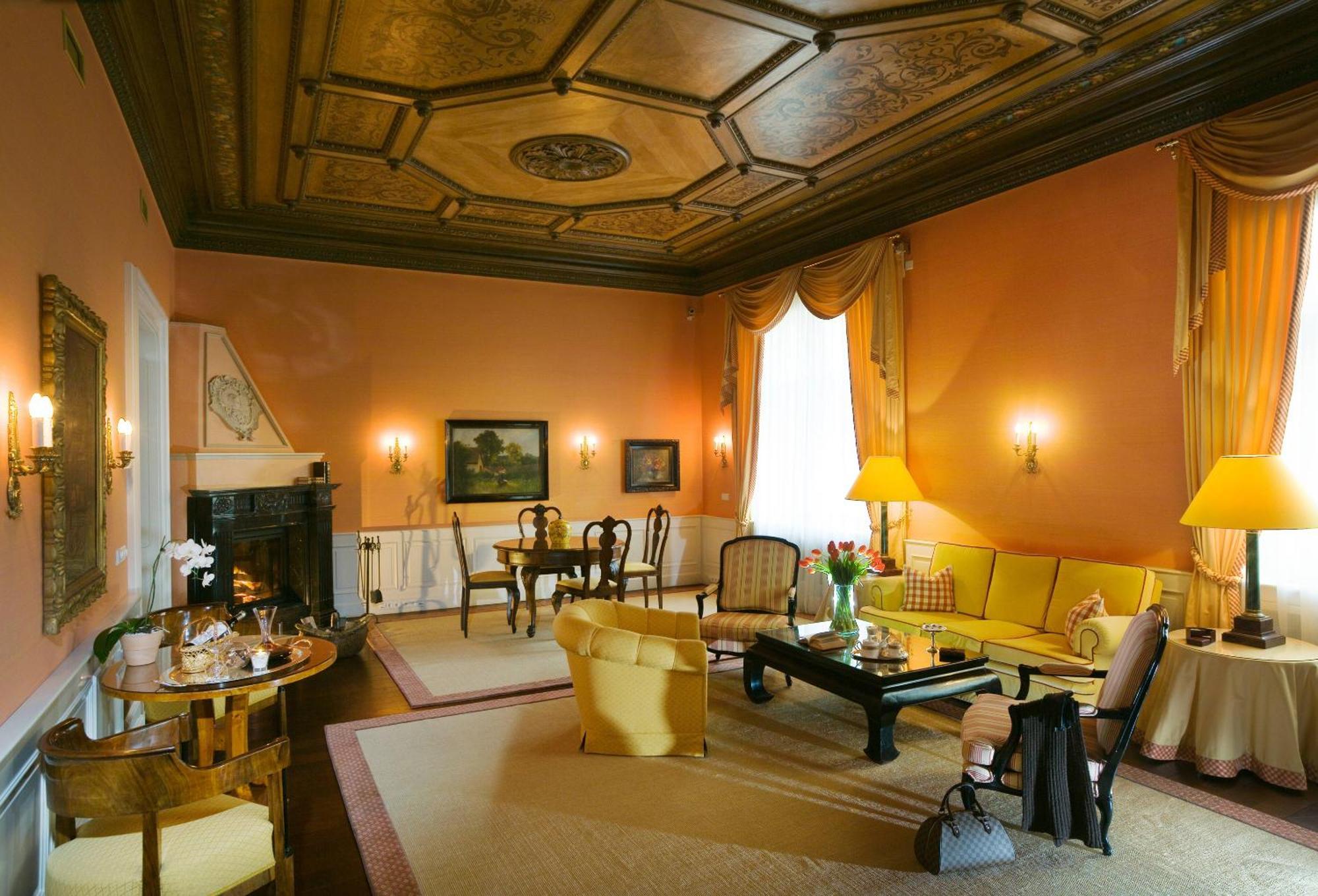 Luxury Suite,1197515968:JPEG