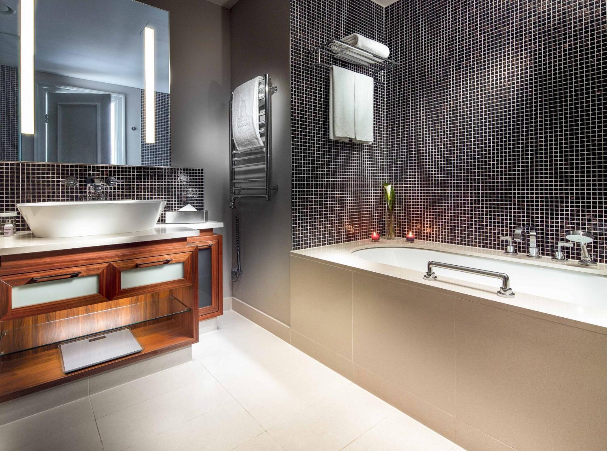 Suite Exécutive avec Balcon - Vue sur Rue