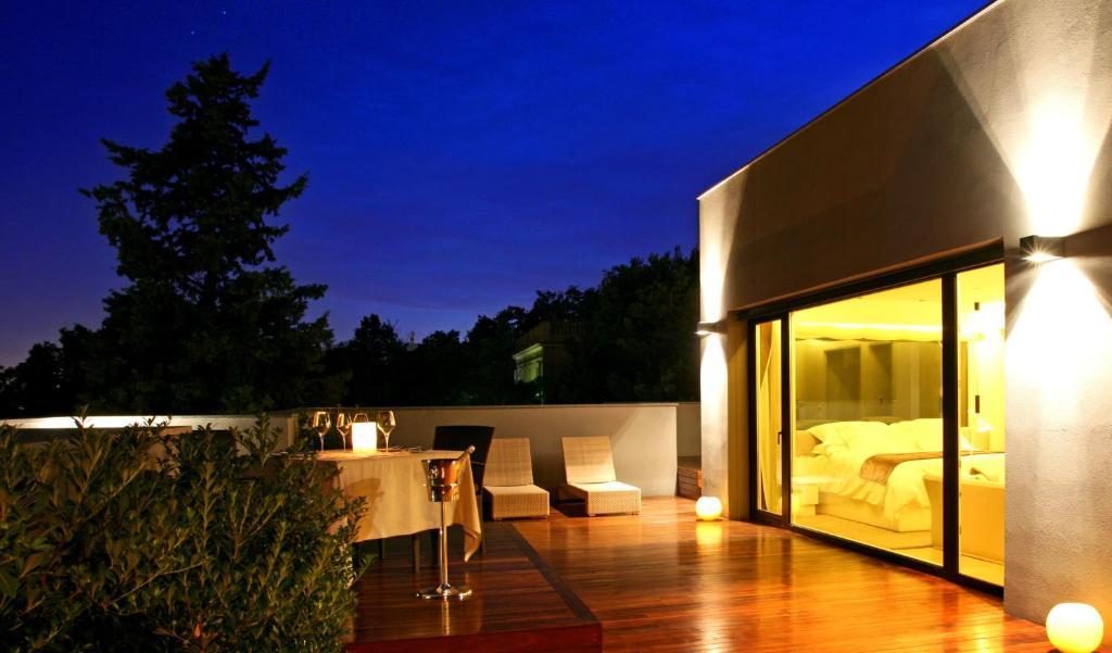 Attic Suite (1 or 2 people),453765753:JPEG