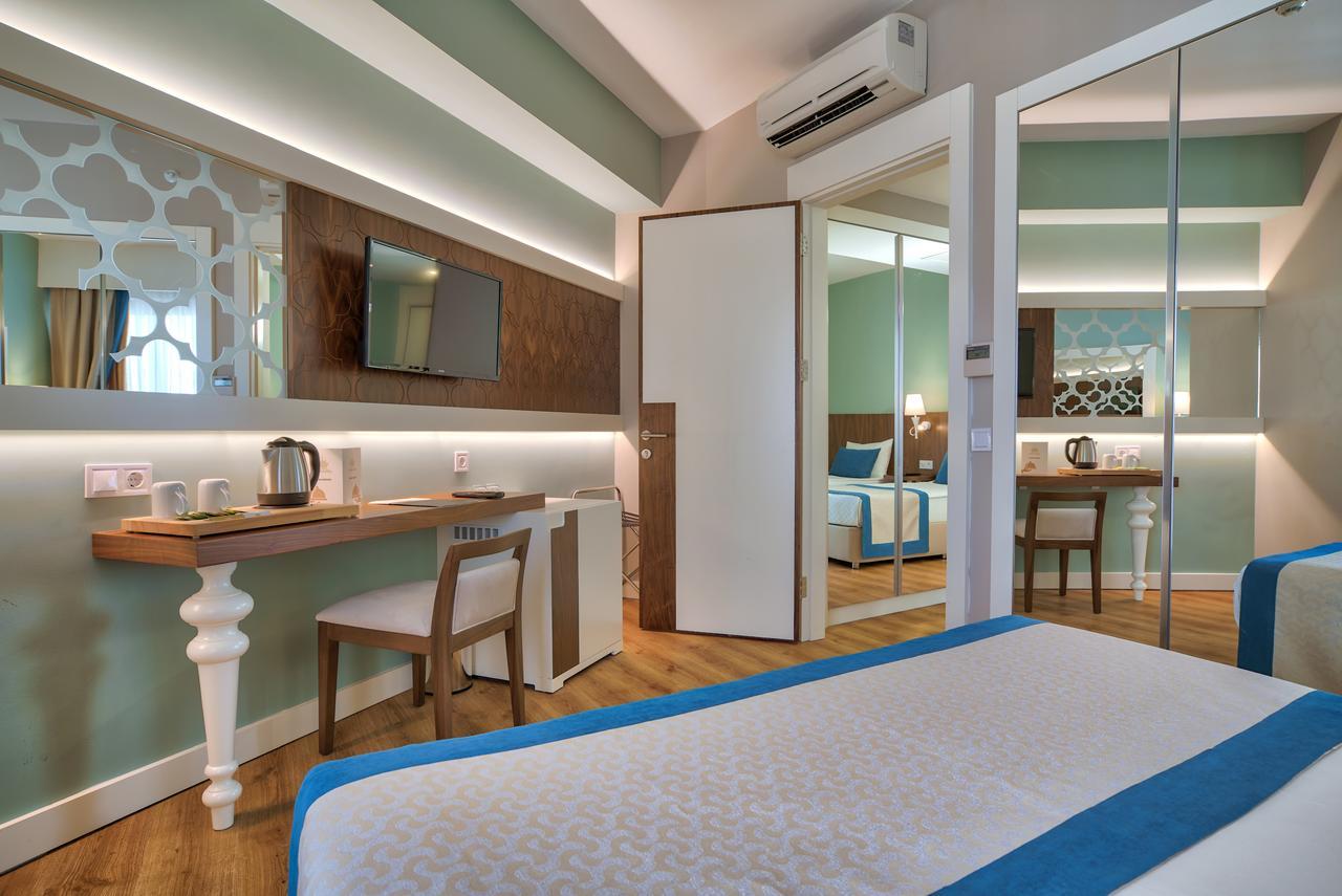 Deluxe Double Room Side Sea View