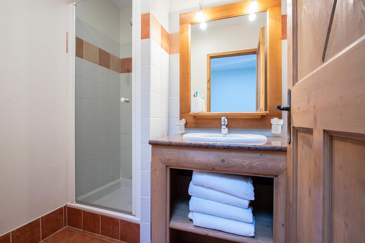 Appartement 4 Chambres - Accès à la Piscine Extérieure (10 Personnes)