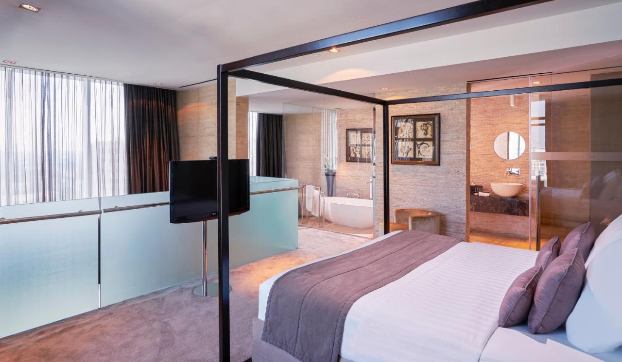Suite en Duplex avec Accès au Salon - Étage Supérieur
