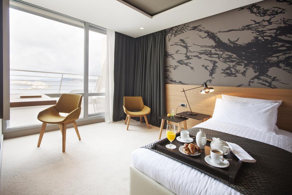 Suite Junior avec Balcon - Vue sur Mer - Dîner Buffet de Réveillon du Nouvel An