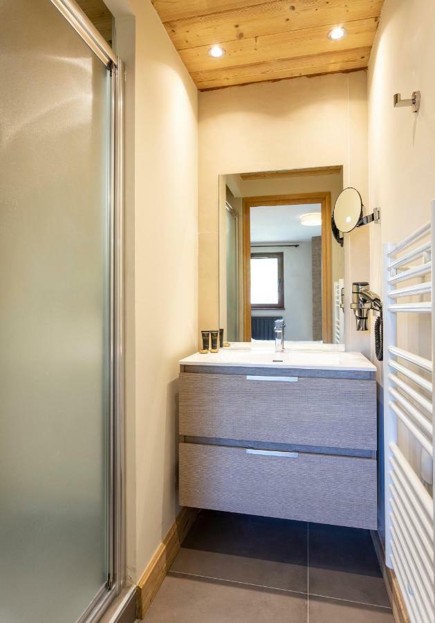 Two-Bedroom Apartment with Cabin,828756086:JPEG