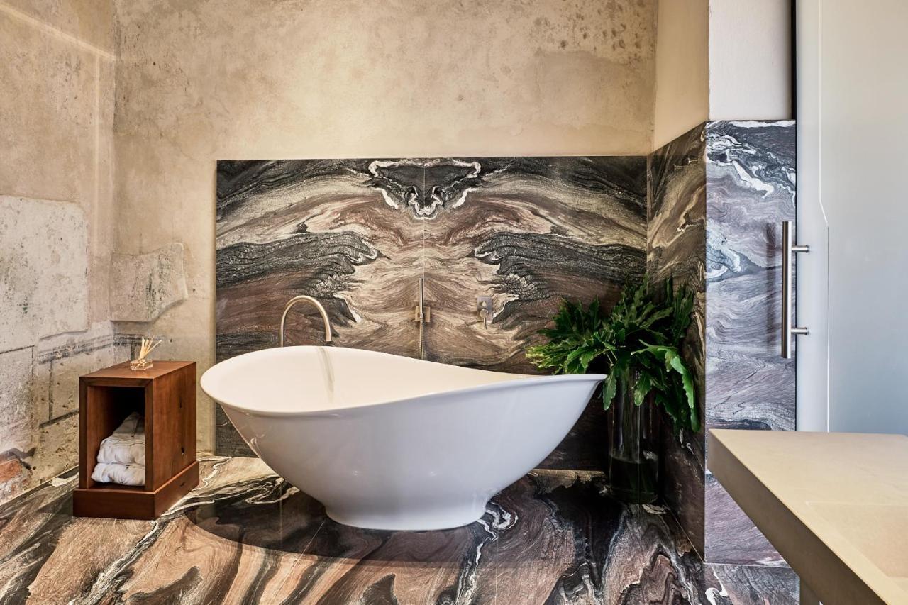 Luxury Suite,944510287:JPEG