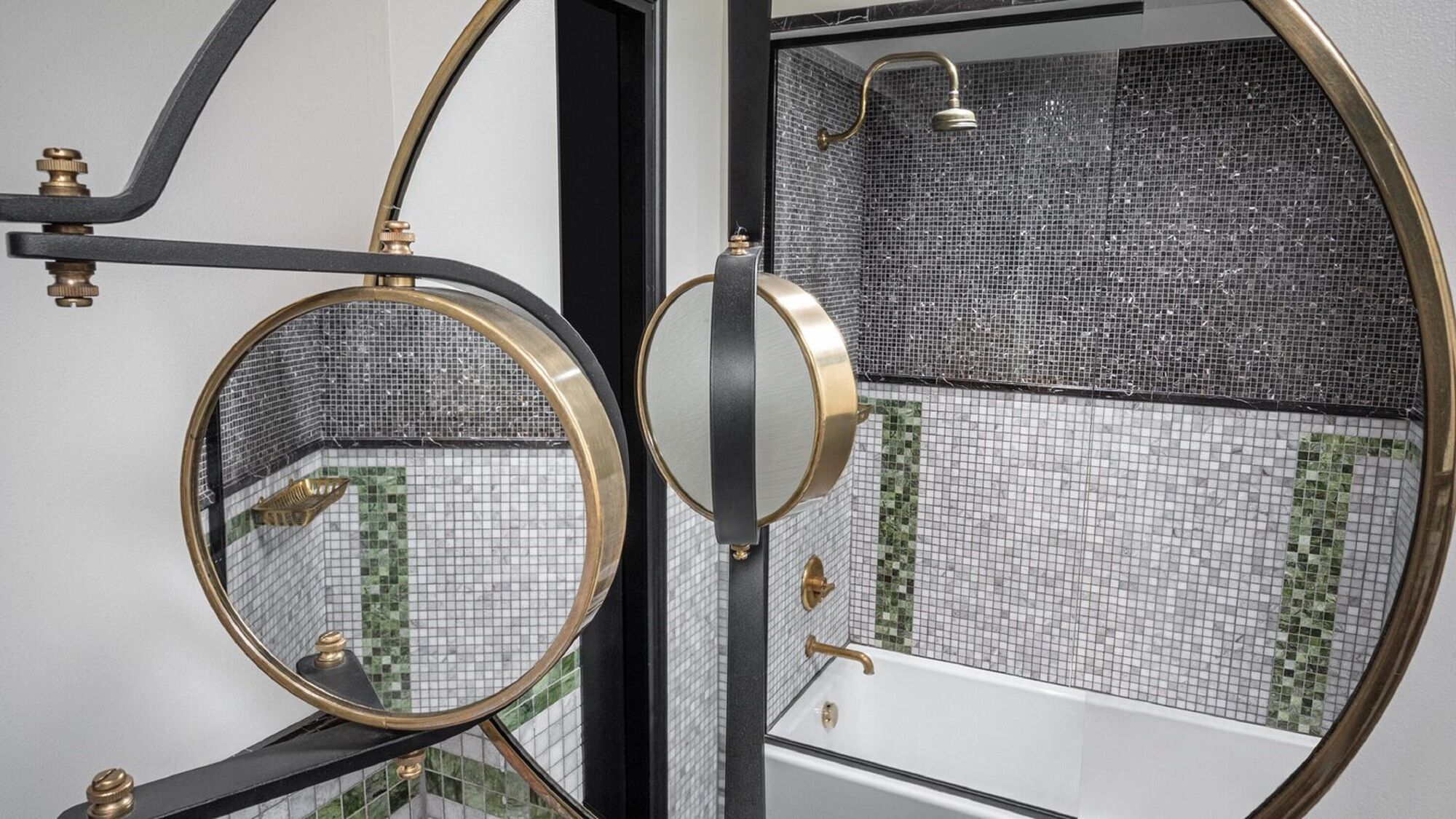 Chambre Lit King-Size de Luxe - Vue sur Ville - Étage Supérieur