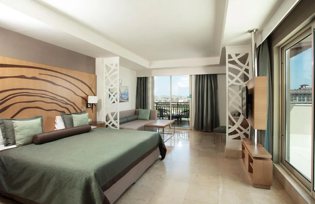 Paloma Oceana-1