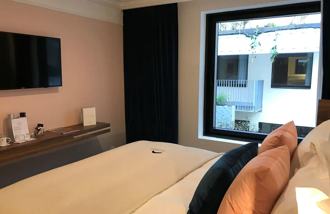 Hotel Parister Piscine & Spa-1