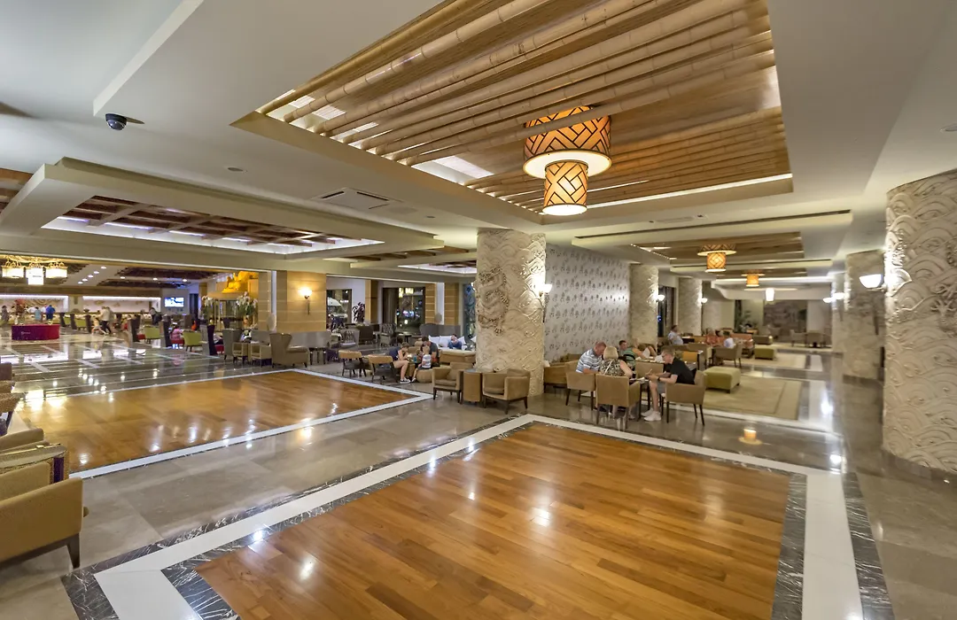 Royal Dragon Hotel-1