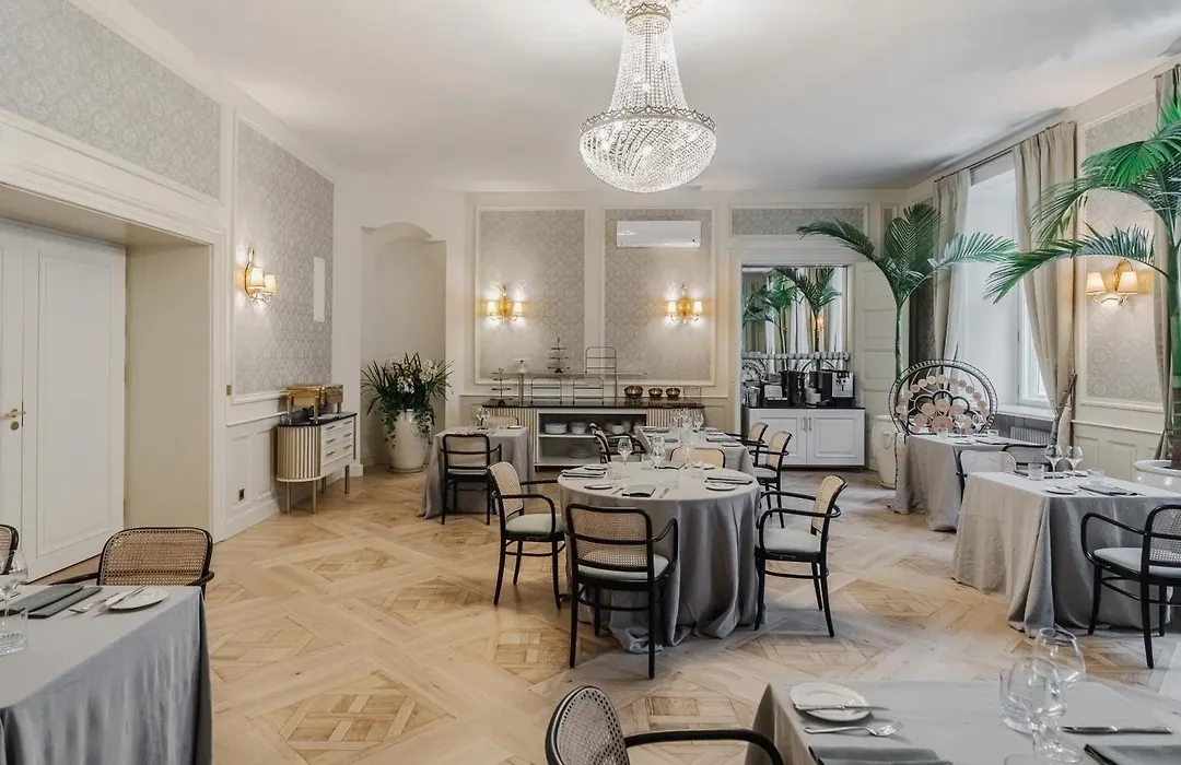 Hotel Unicus Palace Old Town - Destigo Hotels-1