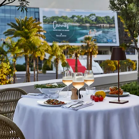 Hôtel Barrière Le Majestic Cannes-3