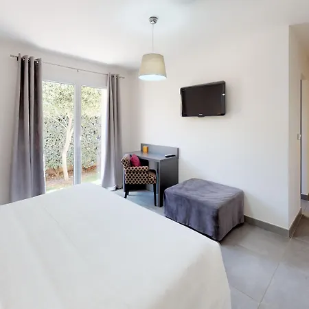 Domaine Villas Mandarine Private Pools & Spa-3