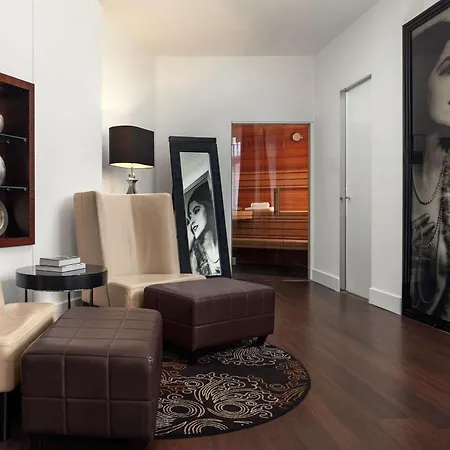 Roomers Berlin Steinplatz, Autograph Collection-3