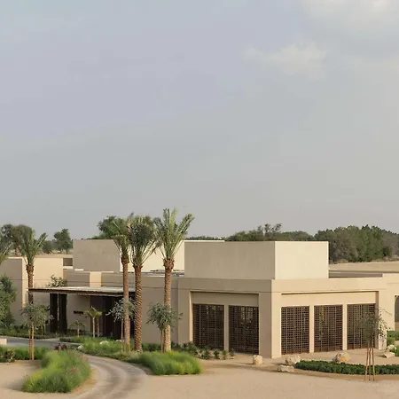 Rare Finds Desert Resort-2