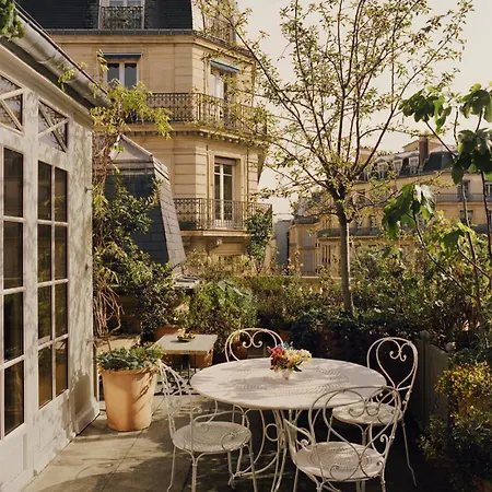 Château Voltaire-2