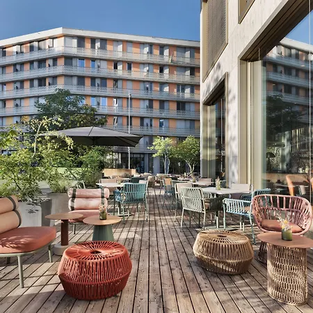 Renaissance Zurich Tower Hotel-3