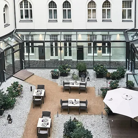 Roomers Berlin Steinplatz, Autograph Collection-2