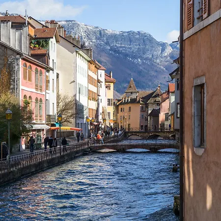 Les Loges Annecy Vieille Ville-2