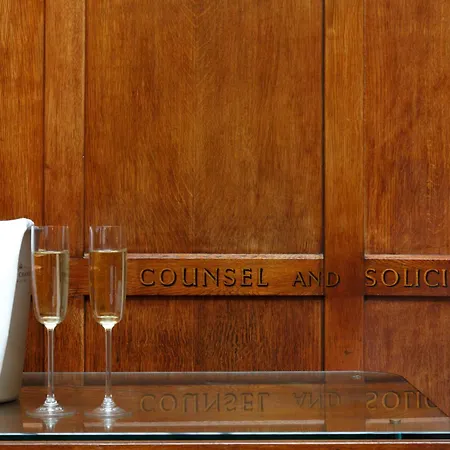 Courthouse Hotel London-2