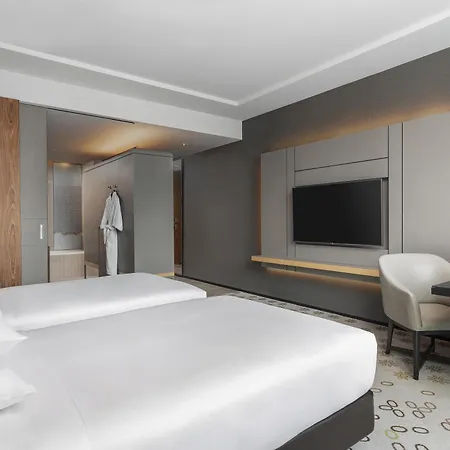Hyatt Regency Bangkok Sukhumvit-3