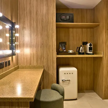 Radisson Blu Hotel, London Mercer Street-3