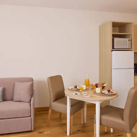 Quality Suites Pau Porte des Pyrenees-2