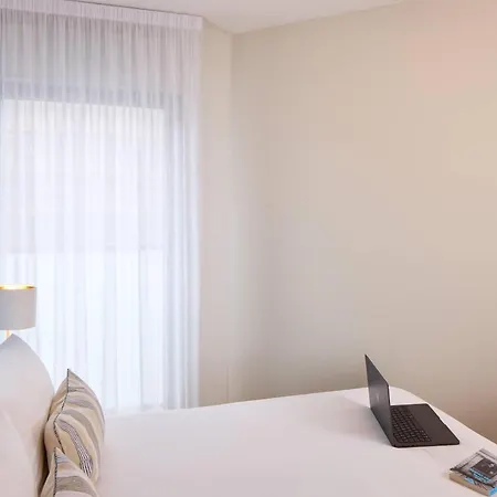 Quality Suites Pau Porte des Pyrenees-3