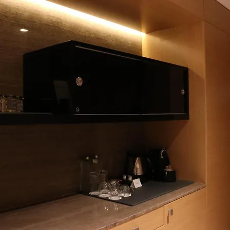 Grand Cosmopolitan Hotel-3